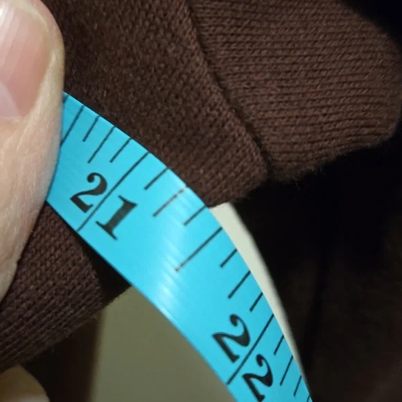 Rosio V-neck Sweatshirt NWOT - Picture 5 of 6